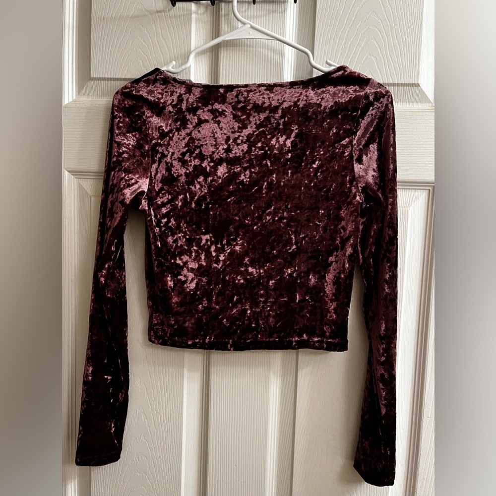 ABOUND~CRUSHED VELVET CROP TOP~SM - Picture 10 of 14